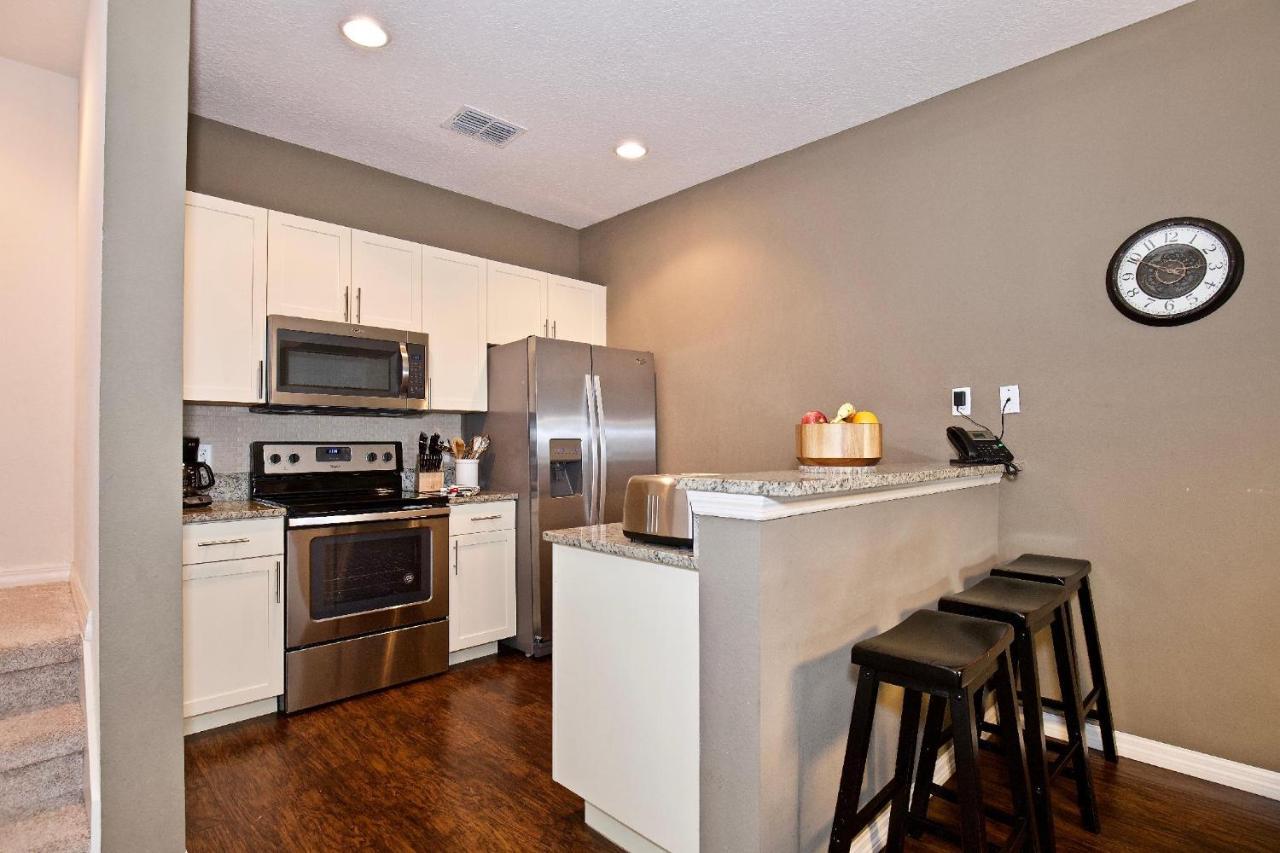 Great And Practical Townhouse In Gated Community, Sleeps 6 10 Min To Disney! Orlando Exterior foto